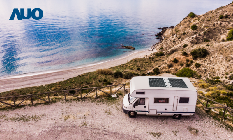 「可撓輕量化太陽光電板SunCurva」使用輕量特殊耐候型複合板取代傳統太陽能板的玻璃前板，不僅降低70%重量，每米平方僅3Kg；具有抗衝擊性能及通過電磁相容性測試，可應用於交通運輸工具，如露營車、遊艇等